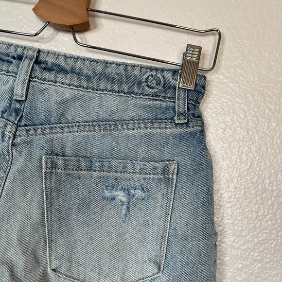 PTCL Womens Light Wash Denim Mid Rise Cut Off Fray Hem Jean Shorts 24 - Picture 10 of 13